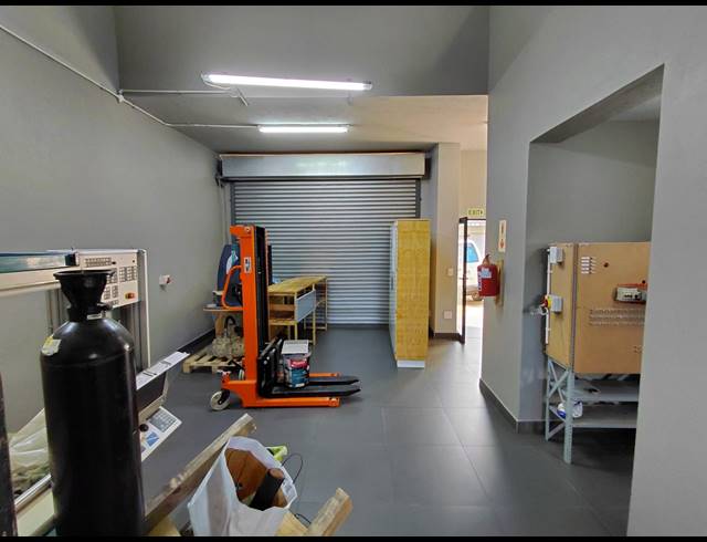 86M² WAREHOUSE TO LET IN CLAYVILLE